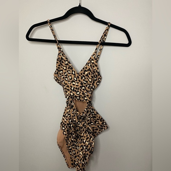 American Eagle / Aerie Leopard Wrap One Piece Swimsuit - leopard print - XSmall - Picture 3 of 5